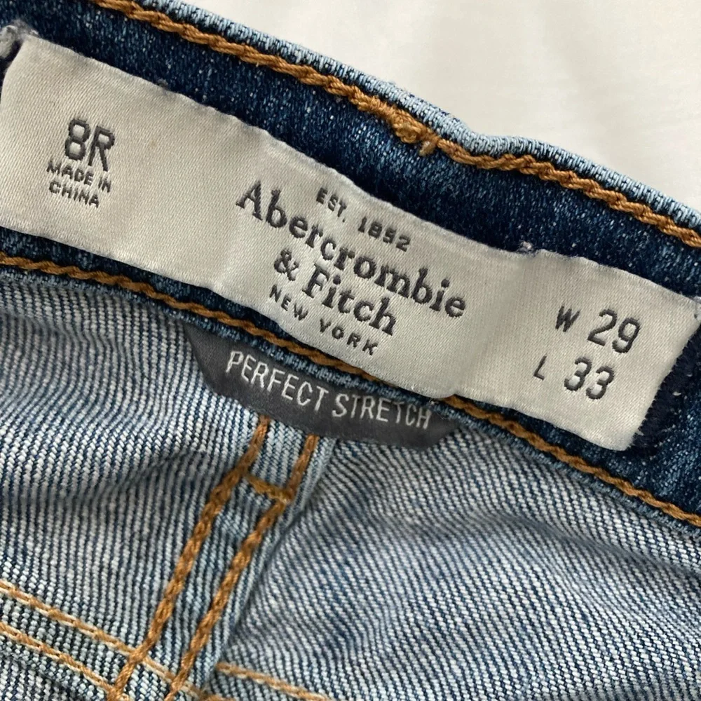 Abercrombie & Fitch Distressed women’s broken in Jeans 8R waist 29 / length 33